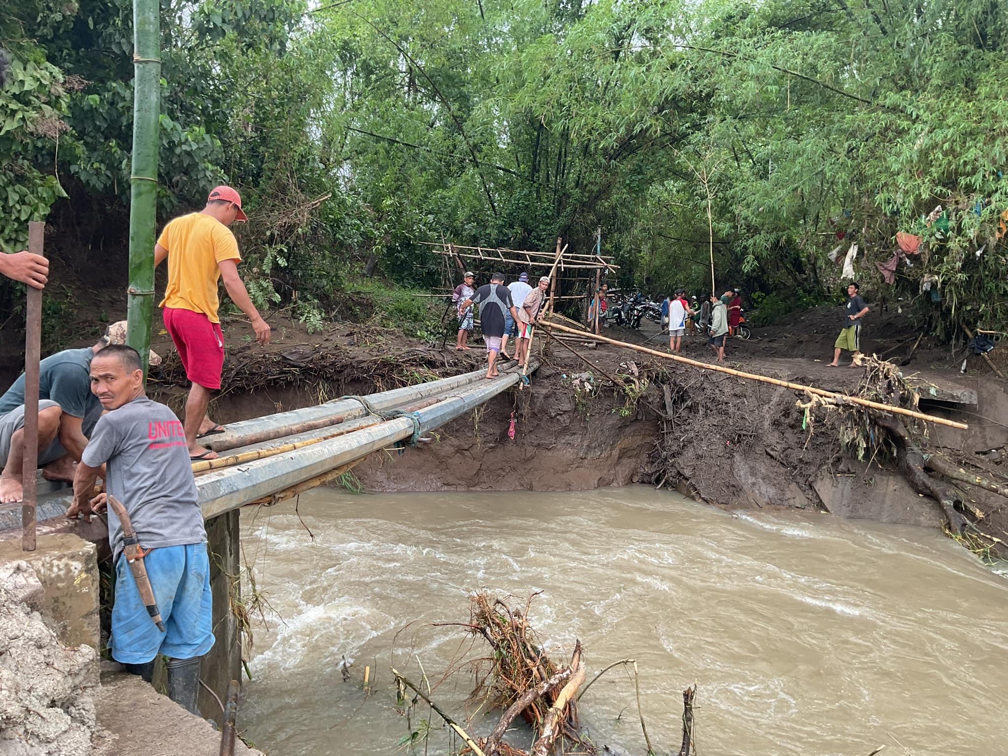 Mini-bridge affected by strong water flow